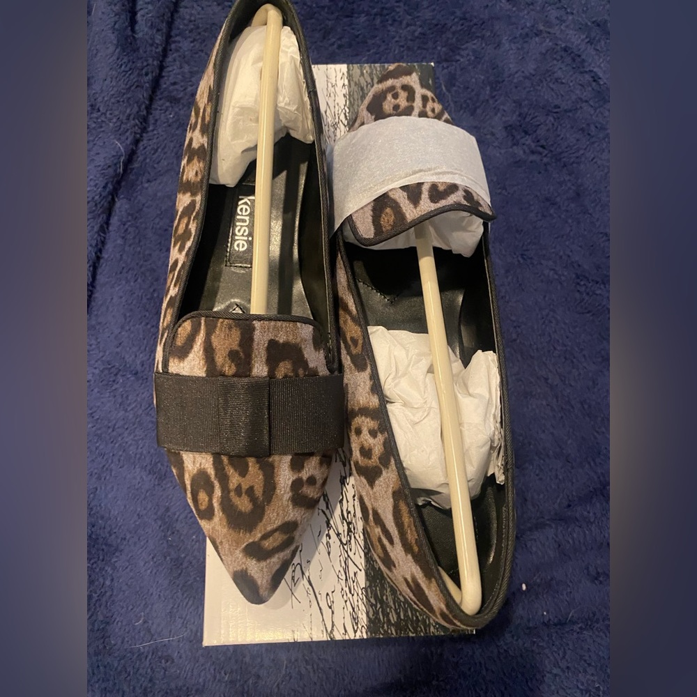 Nordstrom Kensie Loafers in Grey Leopard Print size 8